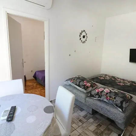 Apartment Marivo Pula